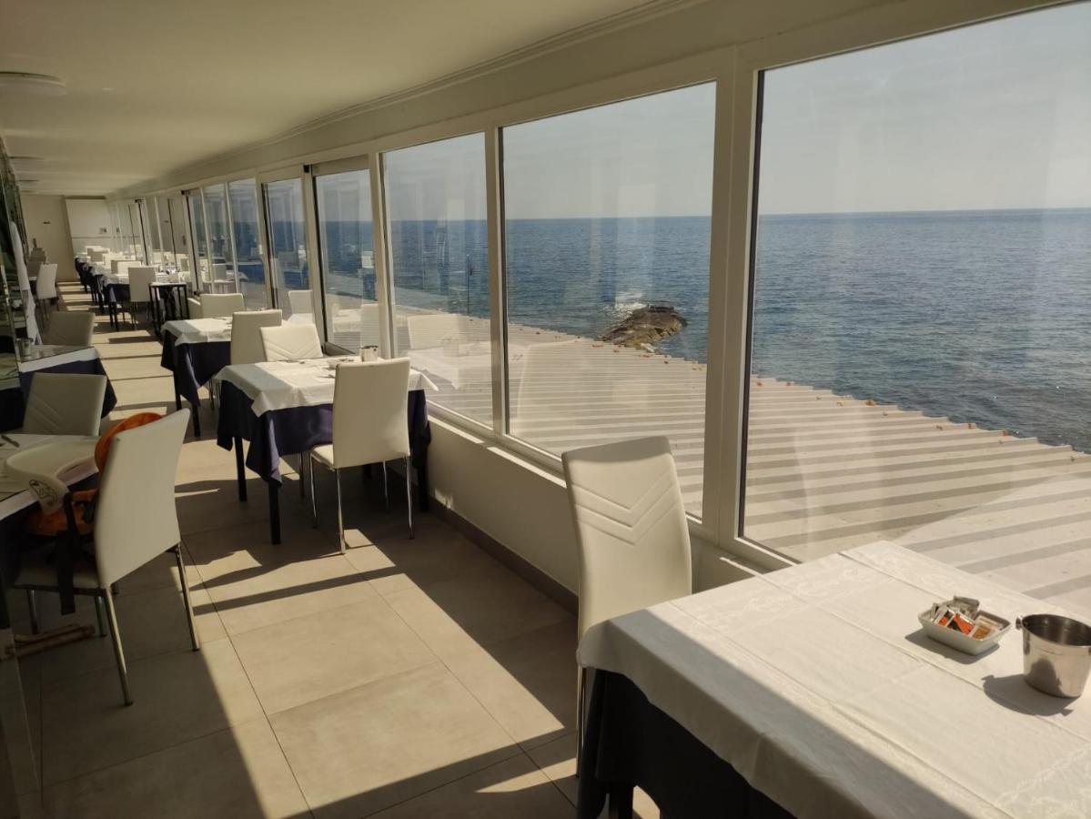 Hotel La Perla Del Capo Ospedaletti Bagian luar foto