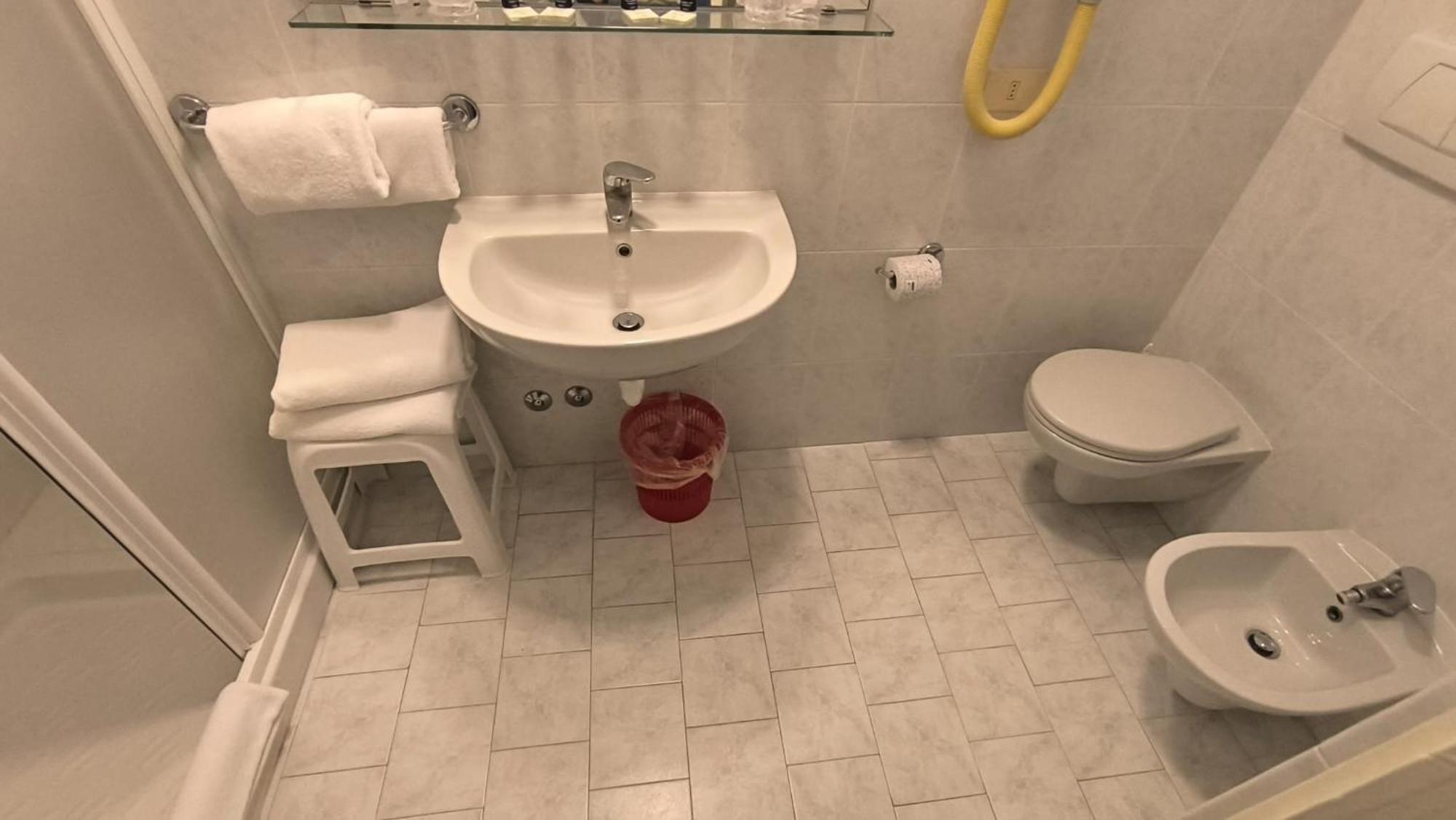Hotel La Perla Del Capo Ospedaletti Bagian luar foto