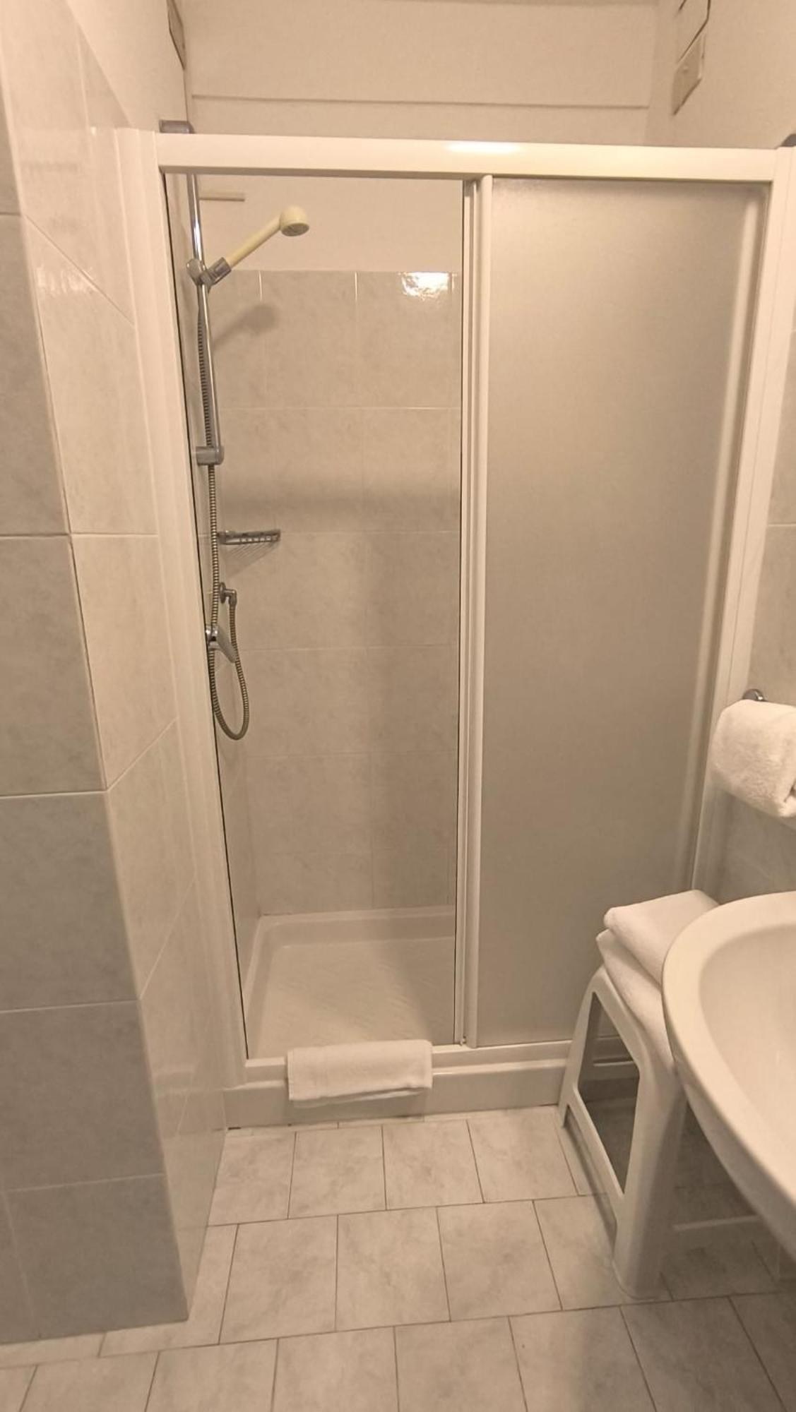Hotel La Perla Del Capo Ospedaletti Bagian luar foto