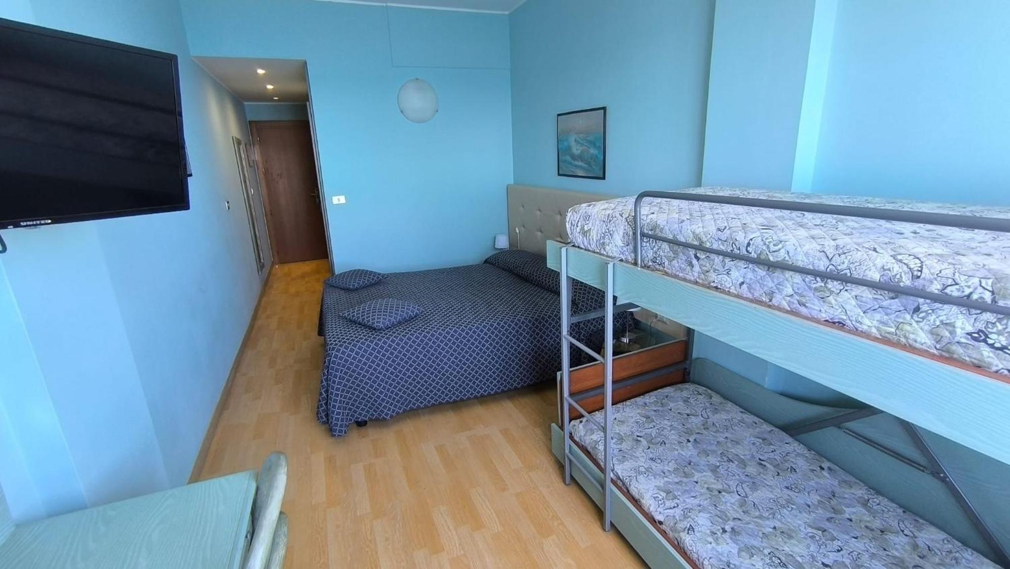 Hotel La Perla Del Capo Ospedaletti Bagian luar foto