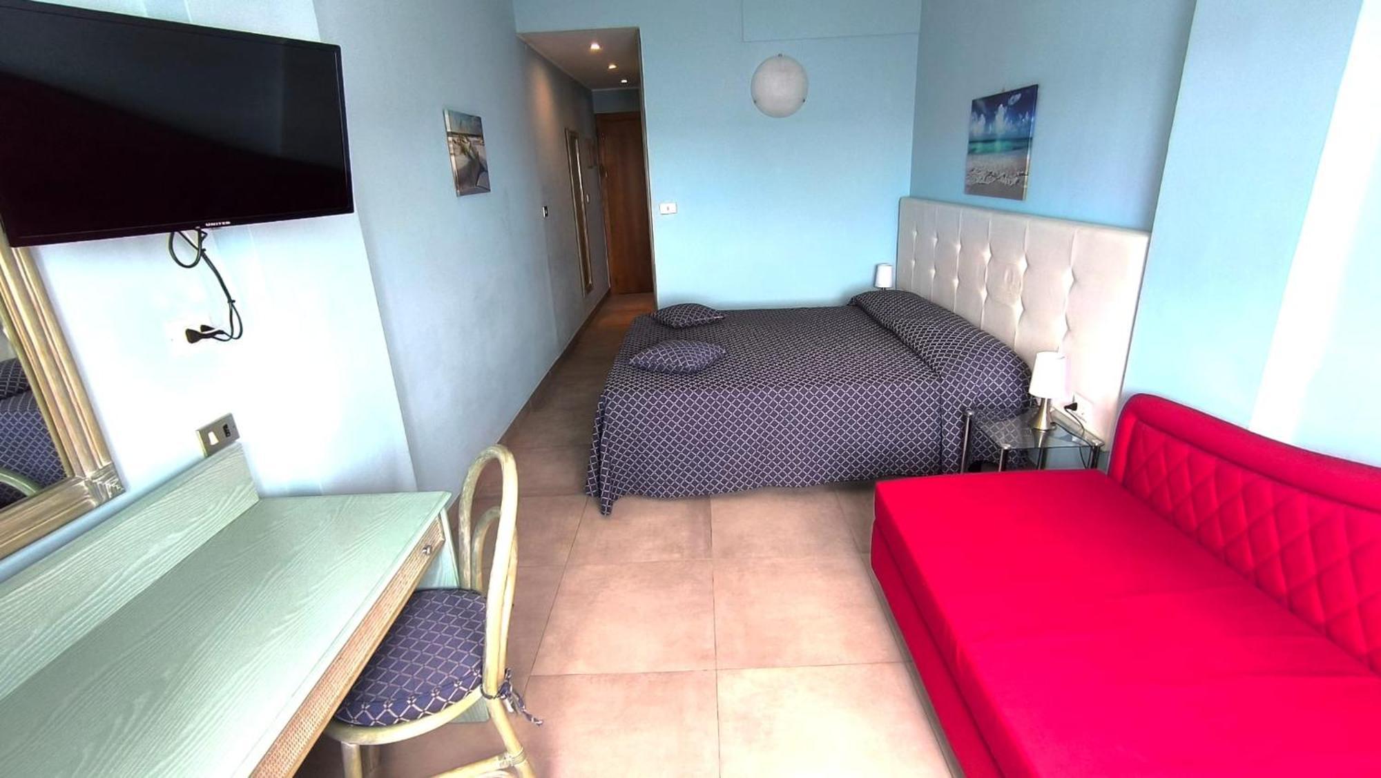 Hotel La Perla Del Capo Ospedaletti Bagian luar foto