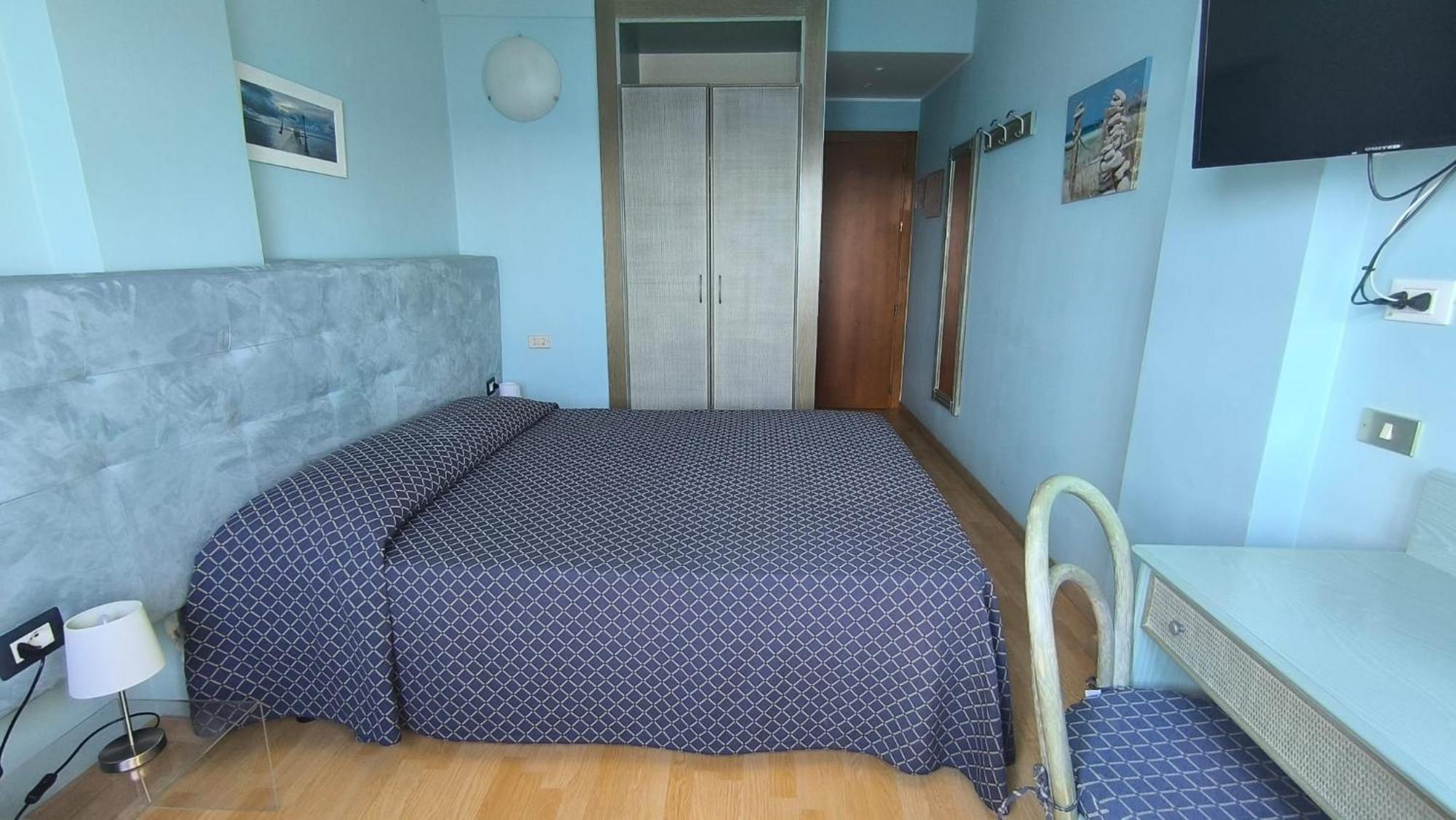 Hotel La Perla Del Capo Ospedaletti Bagian luar foto