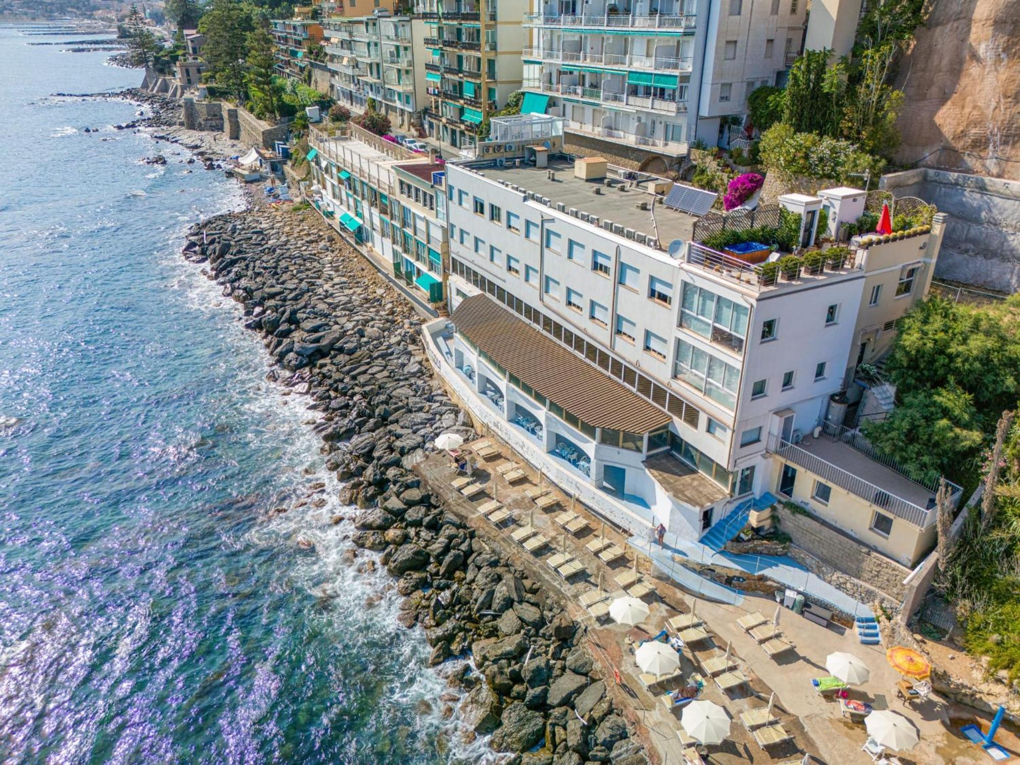 Hotel La Perla Del Capo Ospedaletti Bagian luar foto