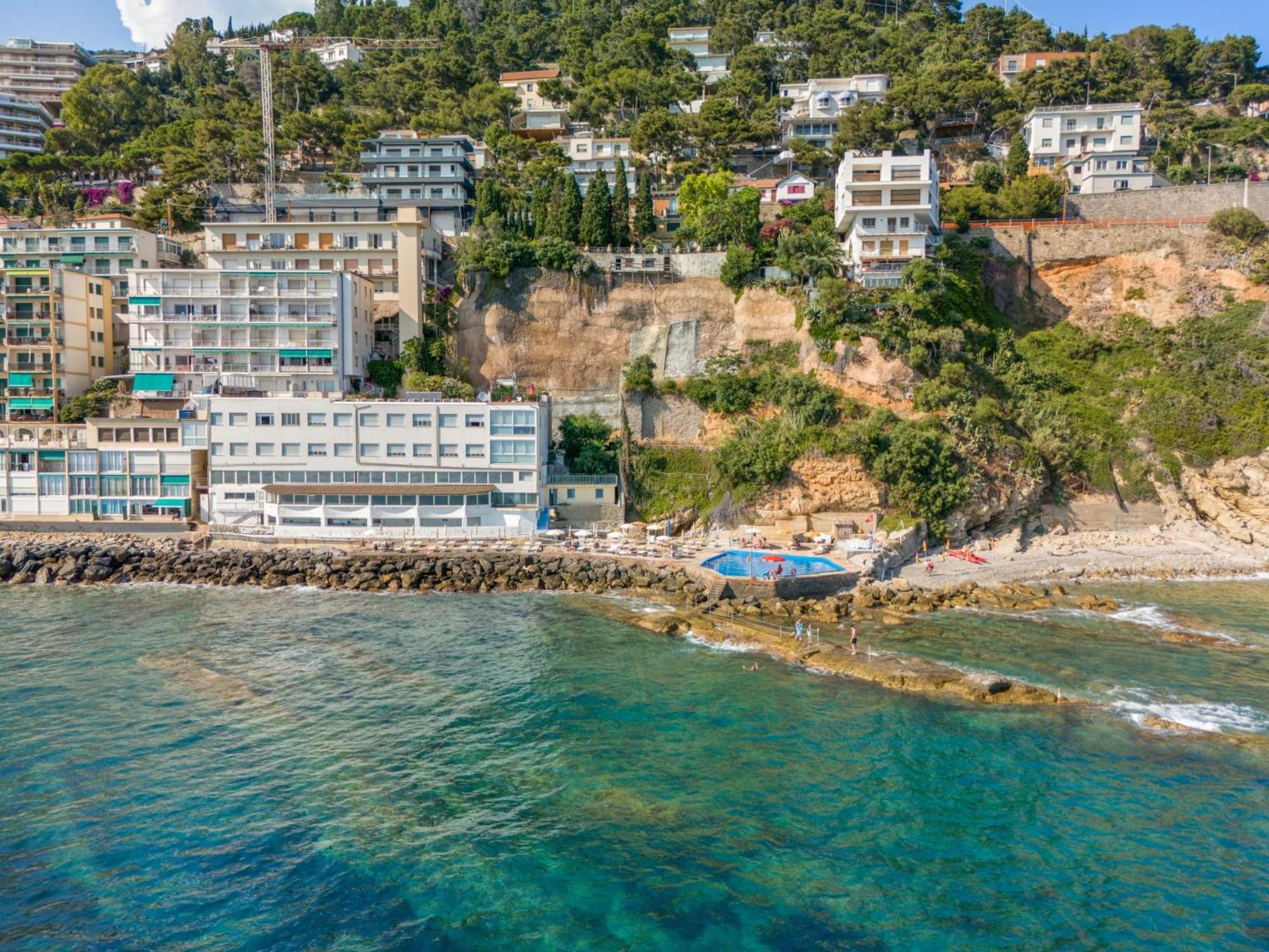 Hotel La Perla Del Capo Ospedaletti Bagian luar foto