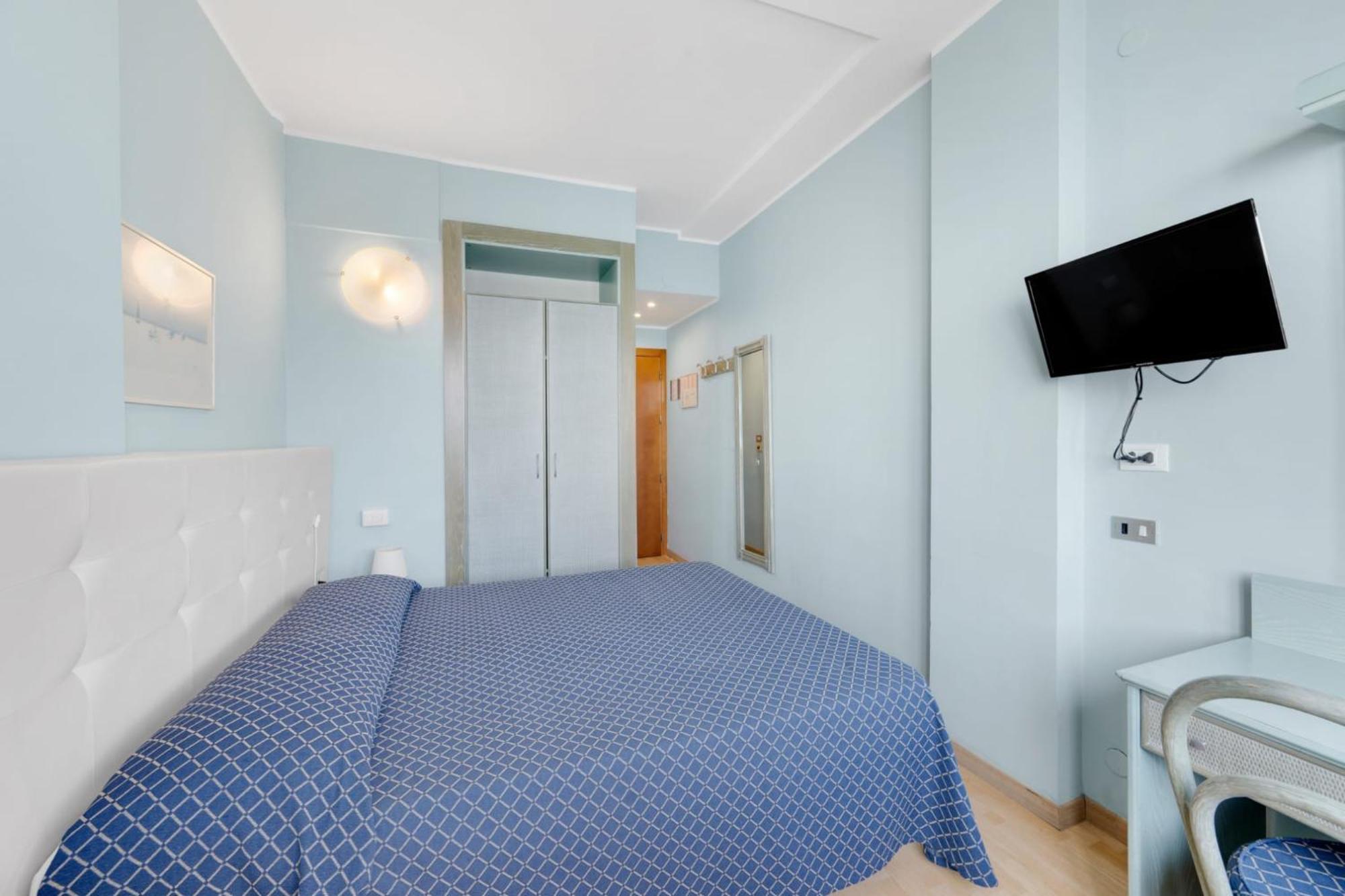 Hotel La Perla Del Capo Ospedaletti Bagian luar foto
