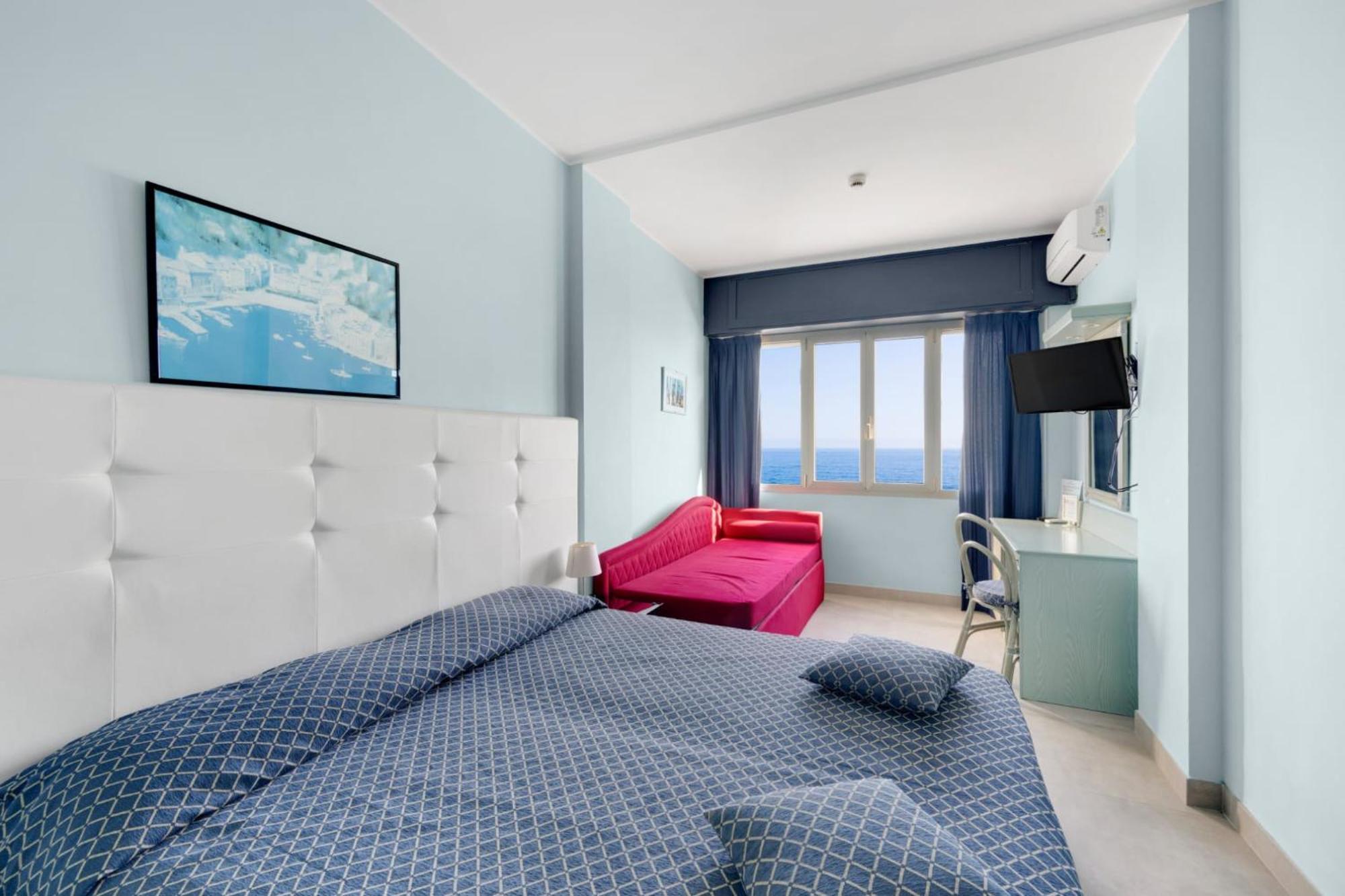 Hotel La Perla Del Capo Ospedaletti Bagian luar foto
